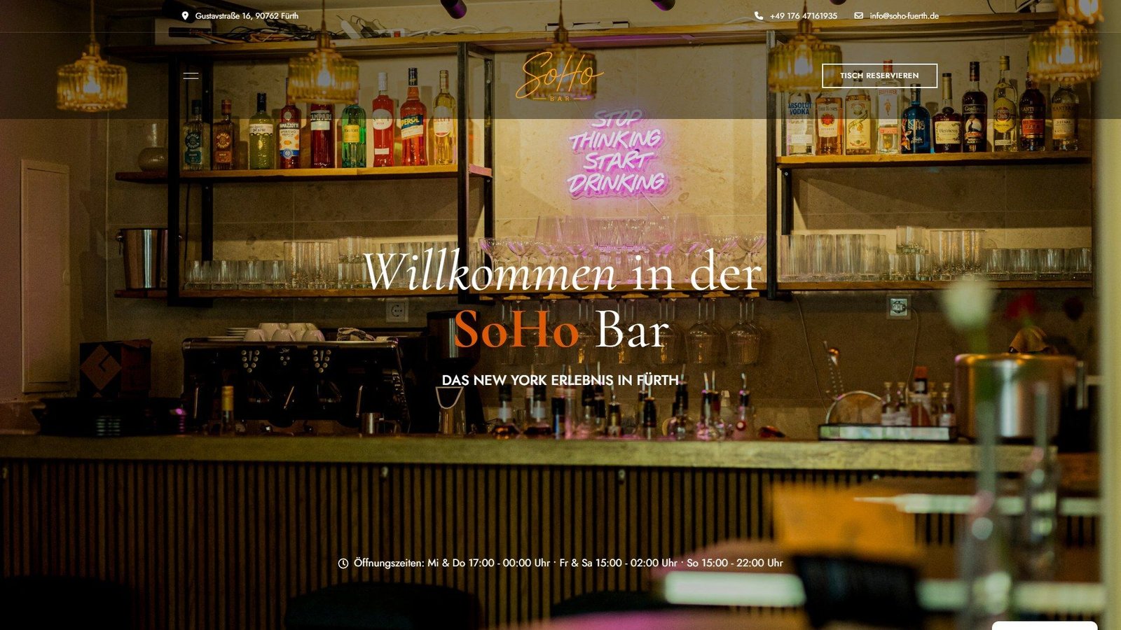 Home page del SoHo Bar: “Benvenuti al SoHo Bar” su una foto del locale